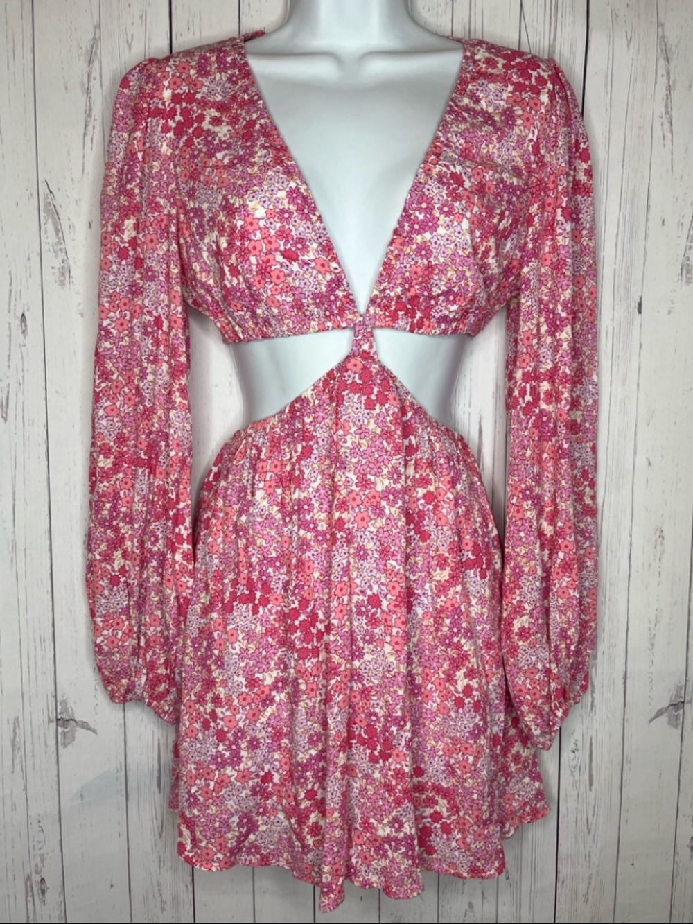 Sky To Moon Women’s Cutout Mini Dress Pink Floral Size Small Long Sleeves V Neck